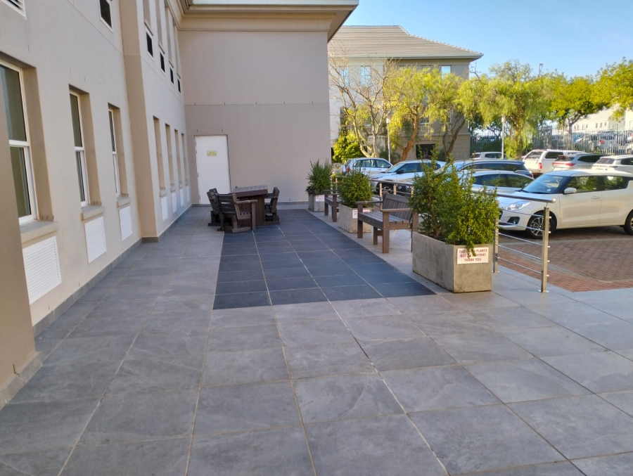 To Let commercial Property for Rent in Rosenpark Western Cape